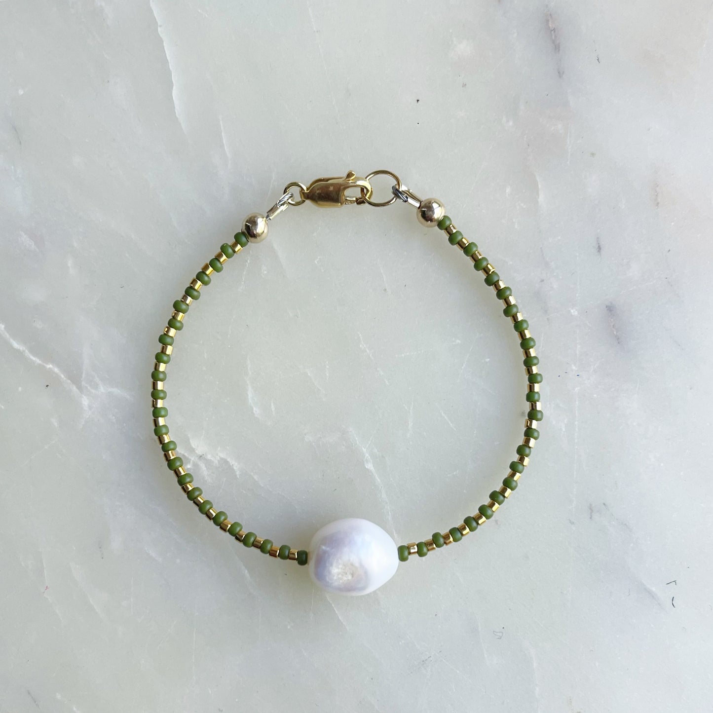 Central Pearl Bracelet