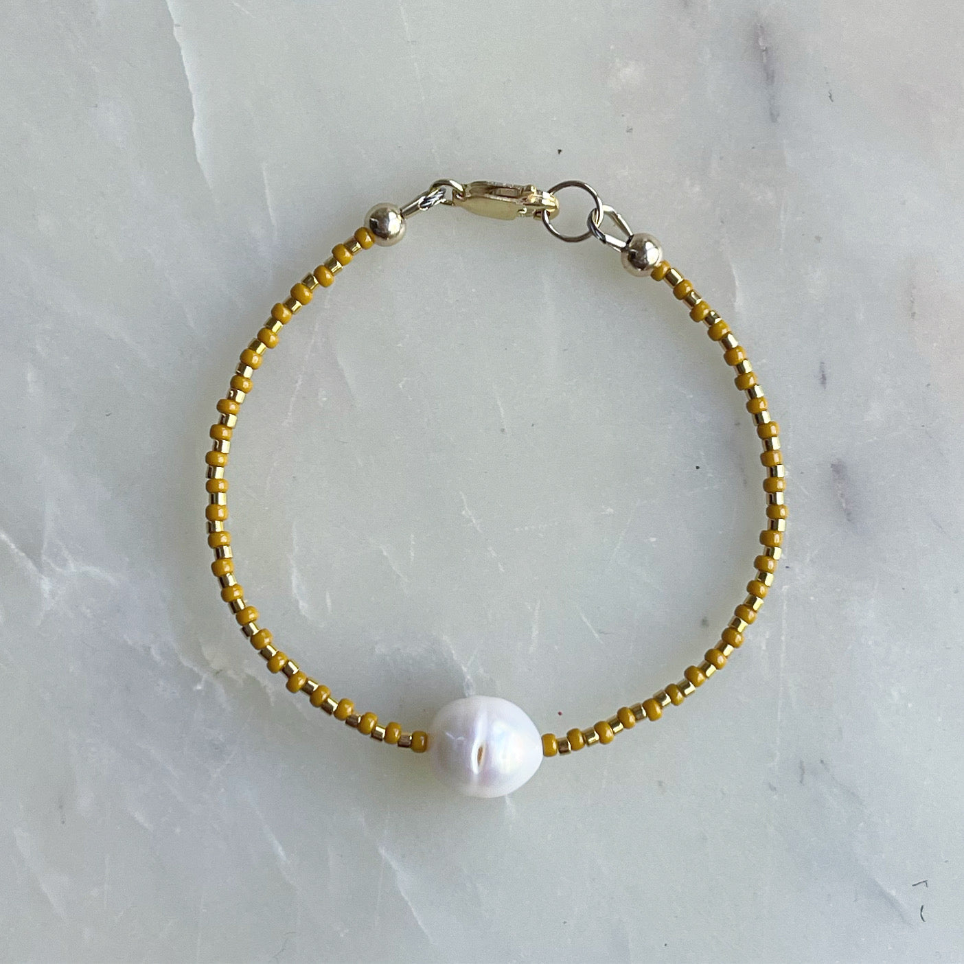 Central Pearl Bracelet