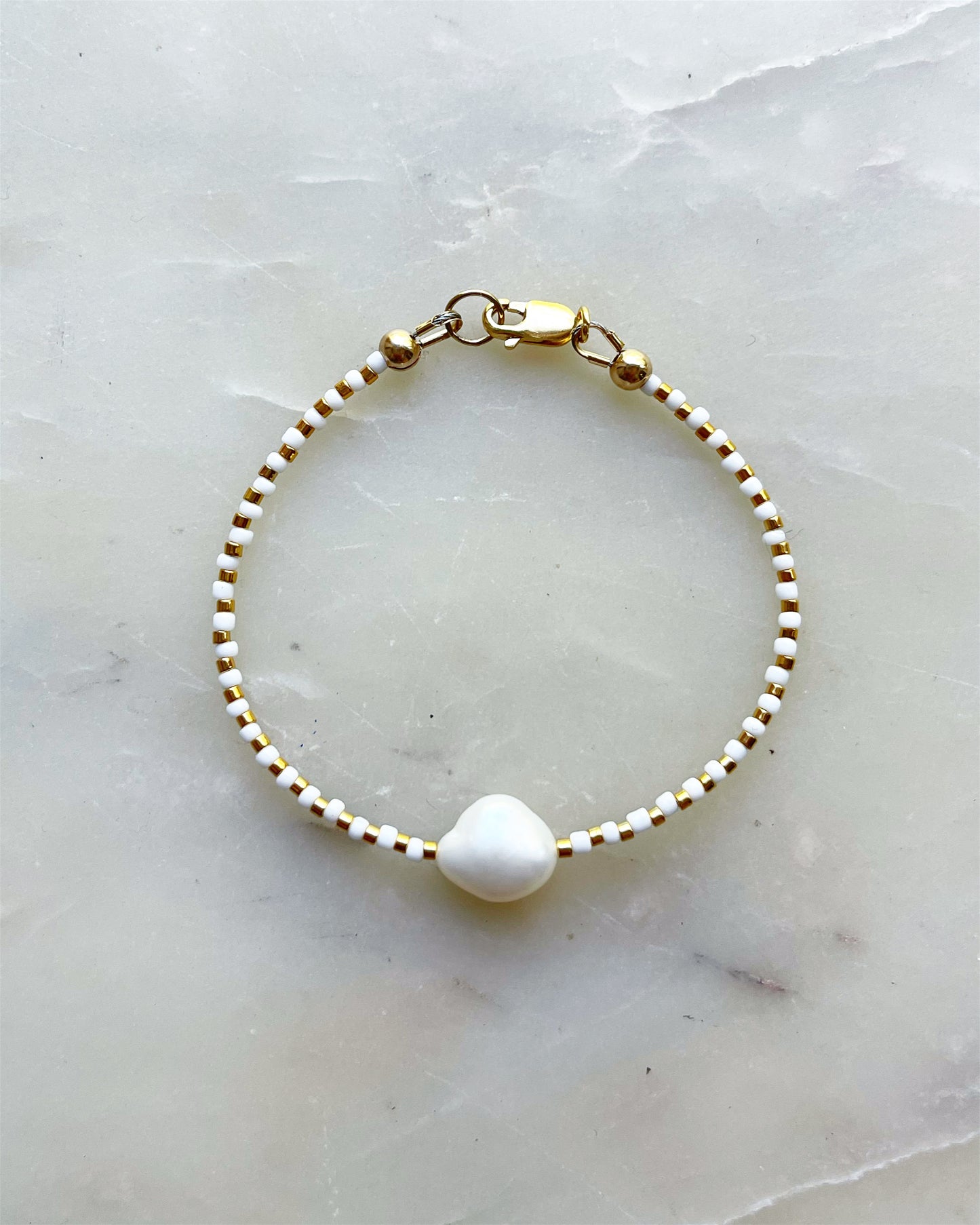 Central Pearl Bracelet