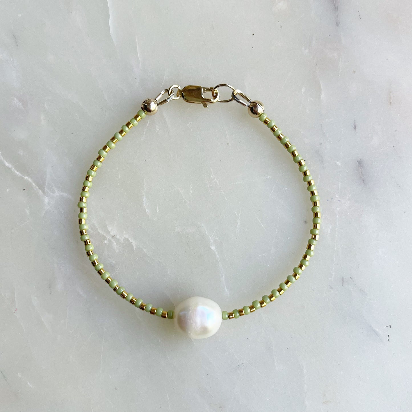 Central Pearl Bracelet